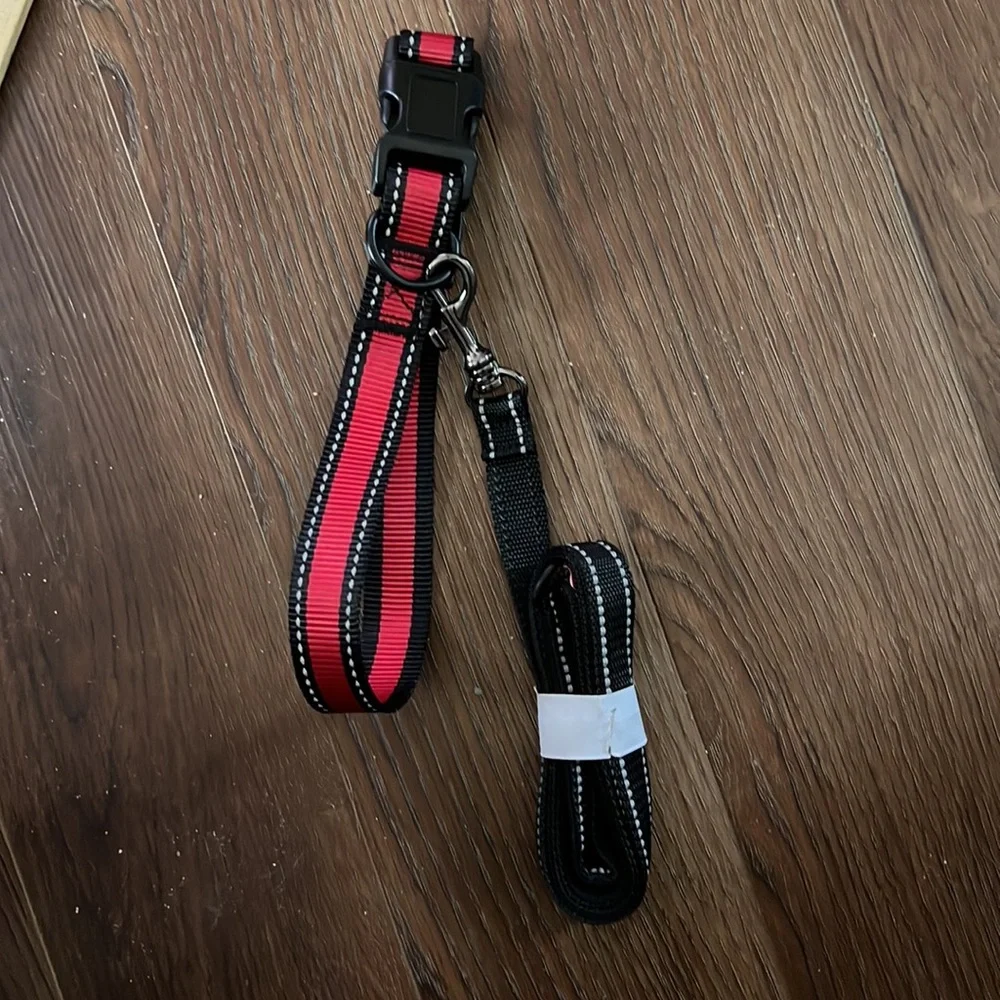 NWOT Adjustable red and black dog collar and leash